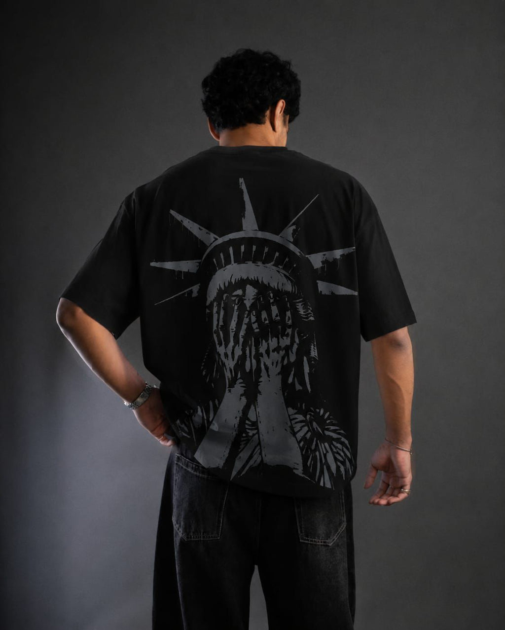 Playera Oversize Negra- Remembers