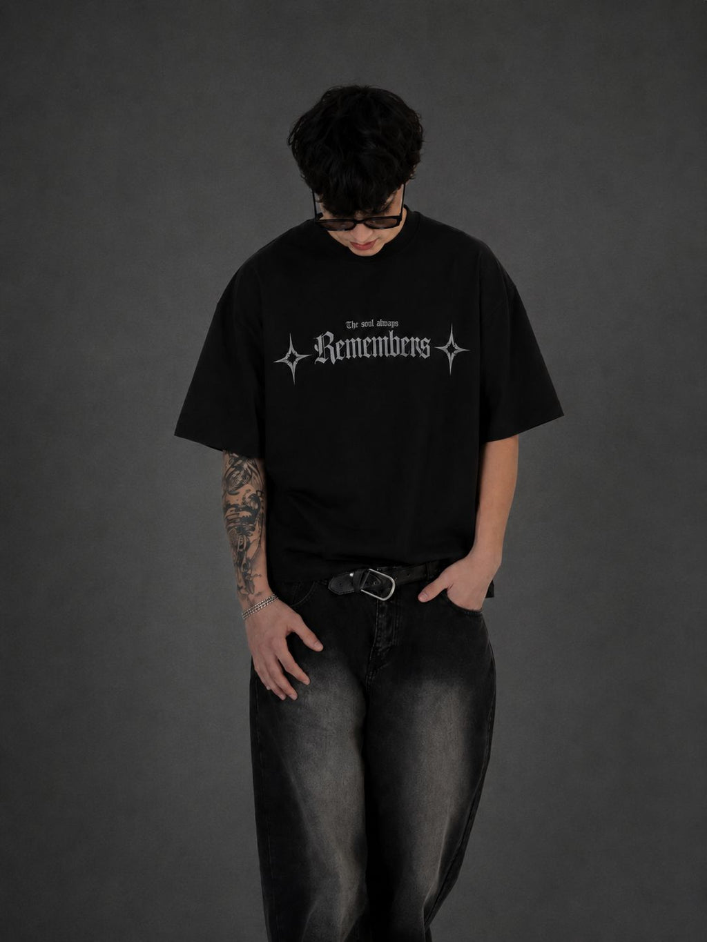 Playera Oversize Negra- Remembers